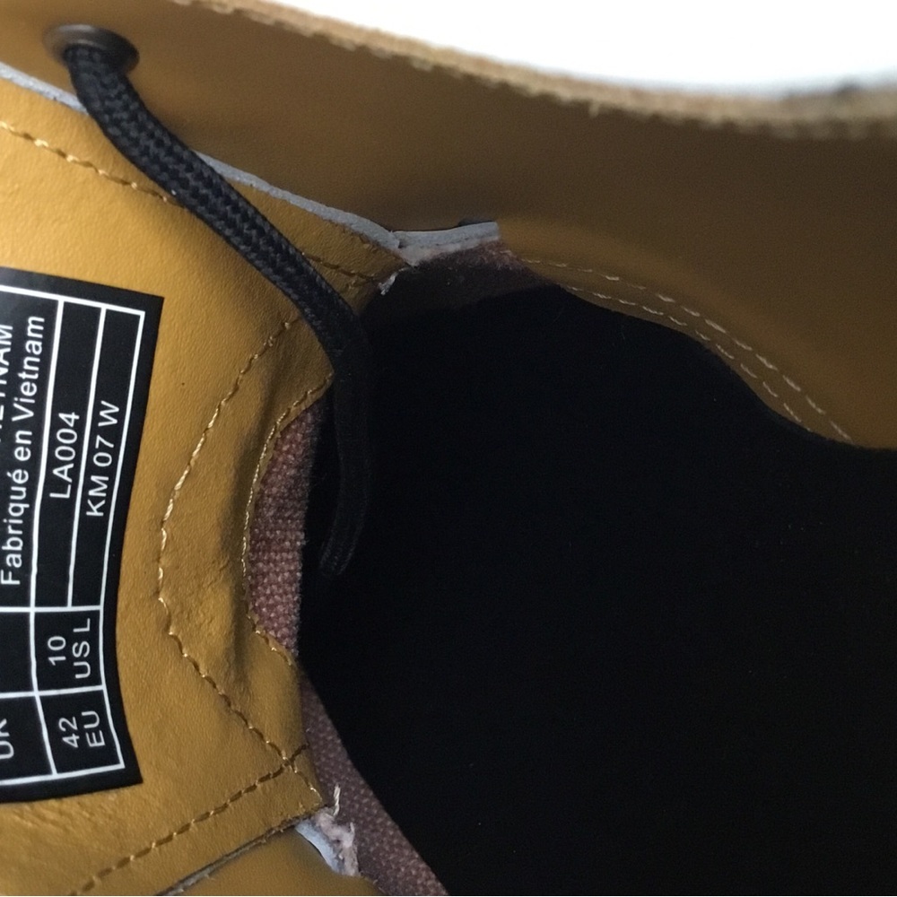 Dr. Martens Tan Leather Interior - Picture 9 of 10
